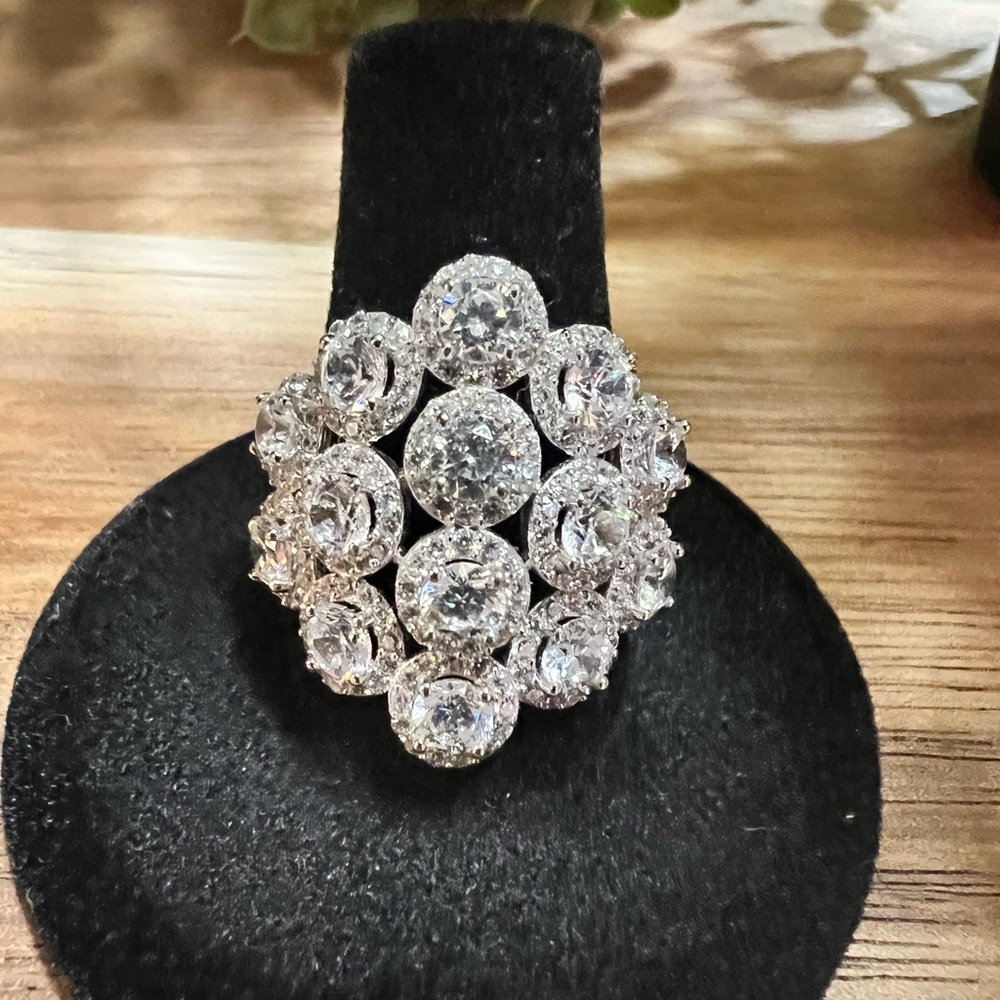 BELLA LUCE 6.86CTW WHITE DIAMOND SIMULANT RHOD OVER STERLING SILVER RING Size: 8